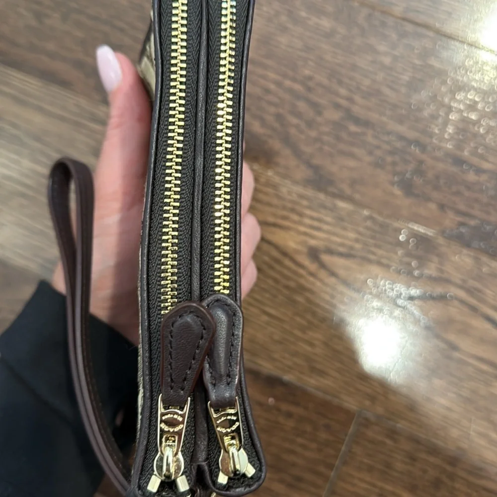 Vintage Coach Double Corner Zip Wristlet